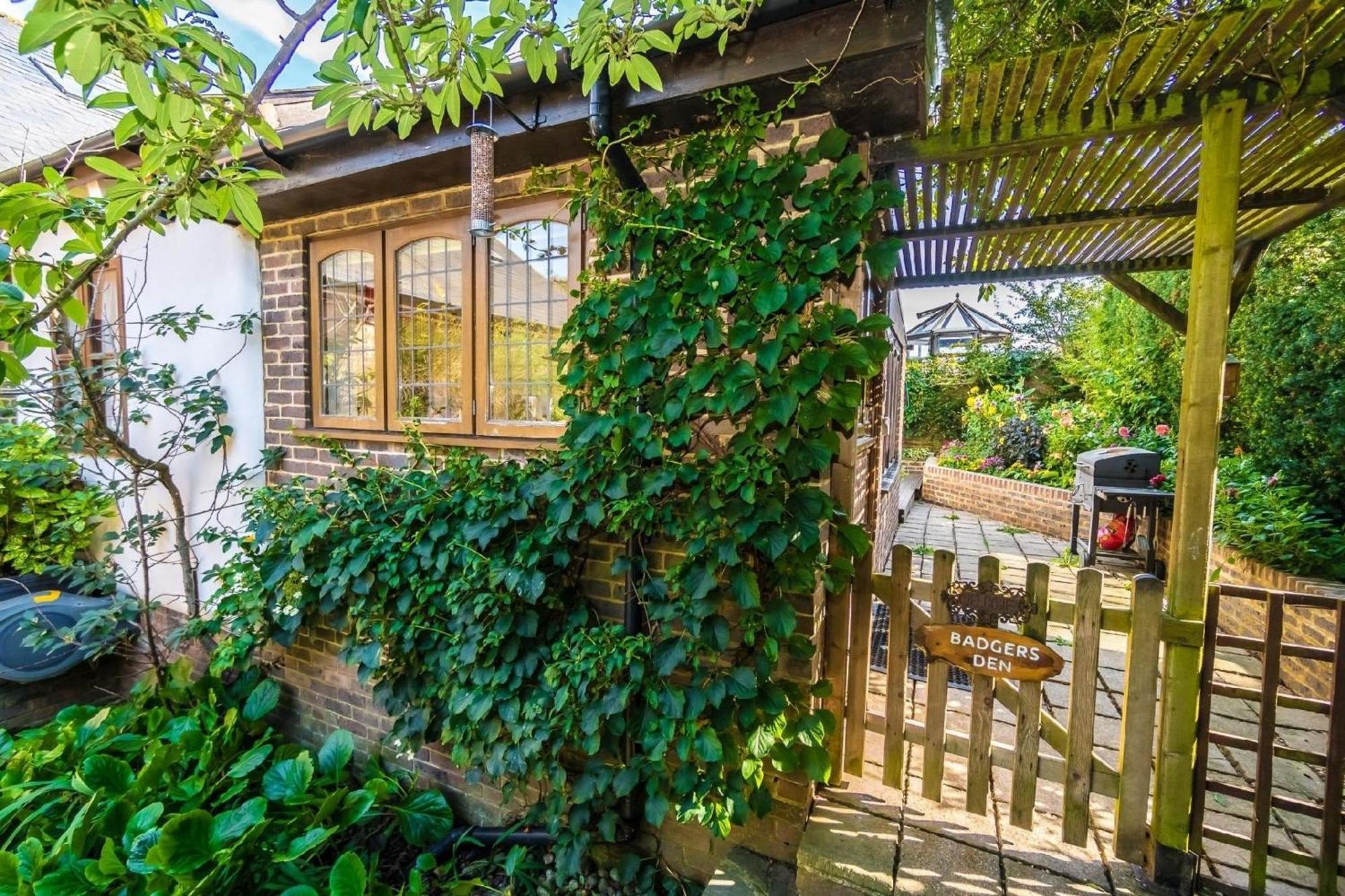 Ferien-Cottage Mit Grillplatz Im Privaten Wintergarten Hastings Exterior photo